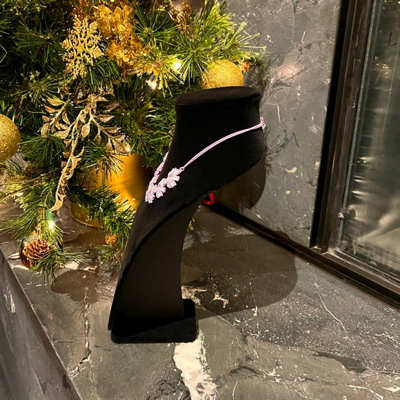 Flower Necklace - Picture 4 of 4